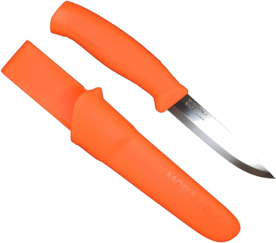 Morakniv Companion Freizeitmesser in flureszierendem orange mit rostfreiem 12C27 Sandvikstahl und Köcherscheide