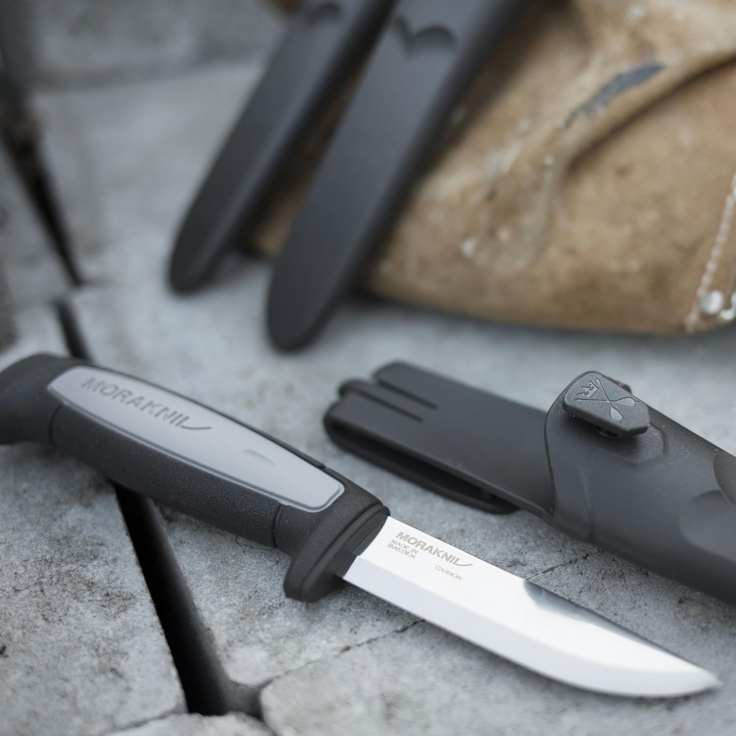 Morakniv M-12249 Gürtelmesser ROBUST - Carbonstahl Klinge - nicht rostfrei - TPE Gummigriff - Kunststoffscheide — Ansicht 2