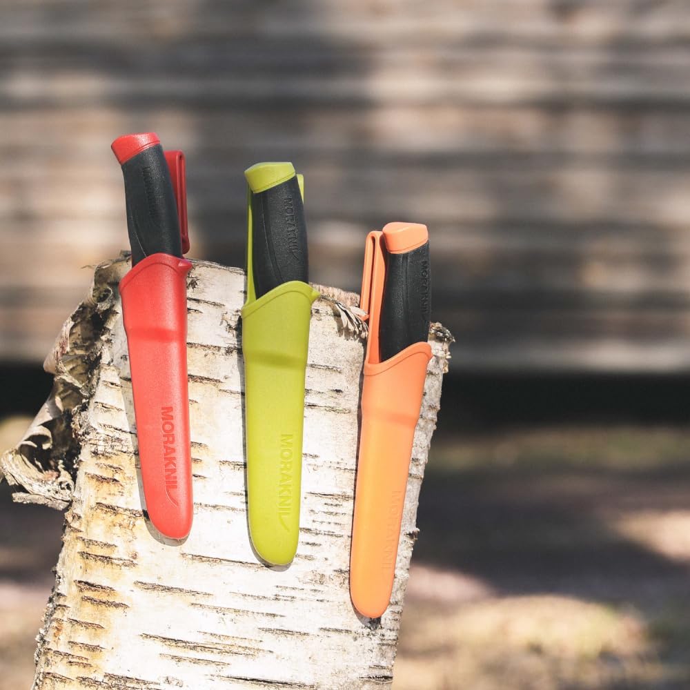 Morakniv Messer - Companion - rostfreier Sandvik Stahl 12C27 - zweifarbiger Griff - neonfarbene Scheide mit Gürtelclip, 134510 — Ansicht 2